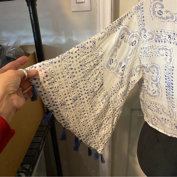 Surf Gypsy Cropped Tie Shirt Flowy Deep V-Neck Tassels 3/4 sleeves Boho Top - Picture 9 of 10